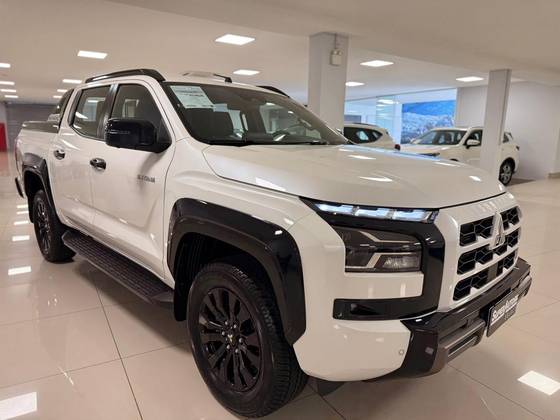 MITSUBISHI TRITON 2.4 BITURBO DIESEL CD KATANA 4X4 AUTOMÁTICO
